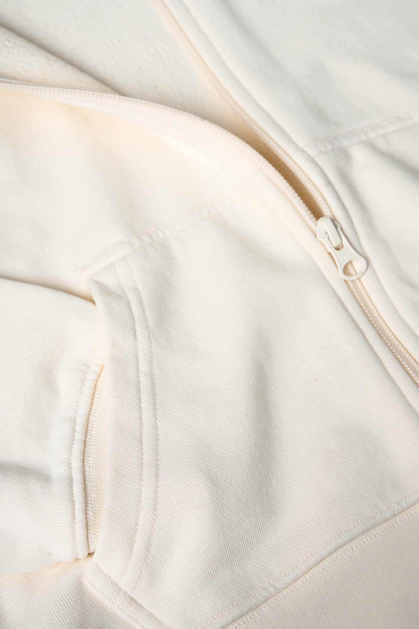 Hoodie Bege com Fecho