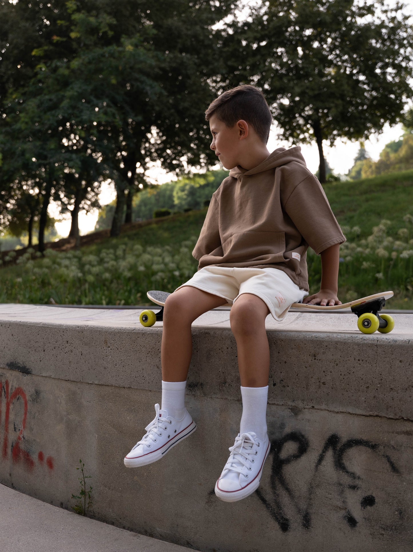 Sweatshirt Oversize com Capuz – Castanho